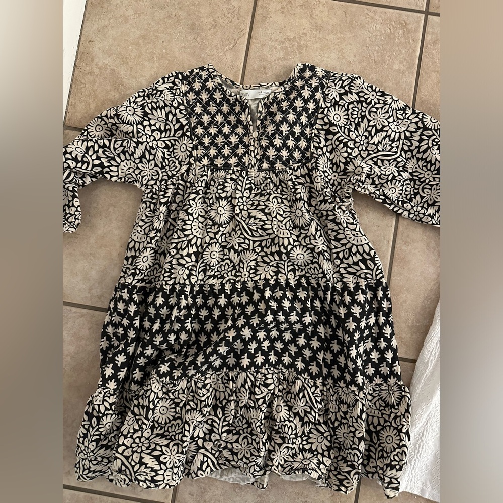 Girls Zara dress